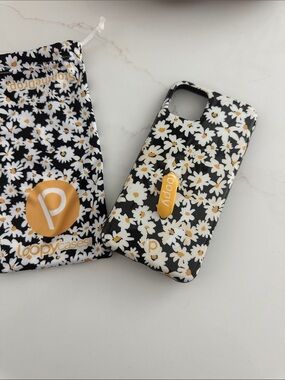 Loopy Case Black Daisy Phone Case with Yellow Accents
